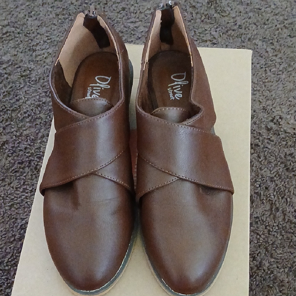 Brown Leather Slip-On Loafers with X-Pattern